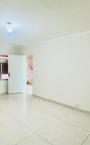 Casa para alugar com 195m², 3 quartos e 2 vagas Casa para alugar com 195m², 3 quartos e 2 vagasSala
