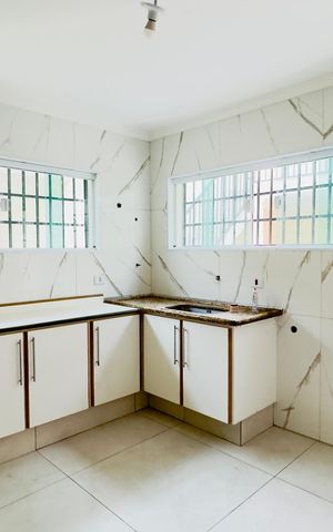 Casa para alugar com 195m², 3 quartos e 2 vagas Casa para alugar com 195m², 3 quartos e 2 vagasCozinha