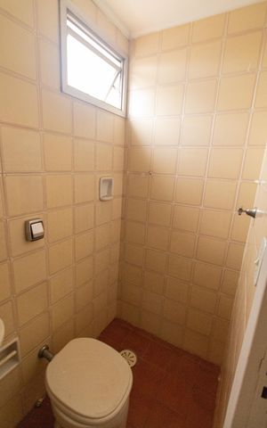 Apartamento para alugar com 138m², 3 quartos e 1 vaga Apartamento para alugar com 138m², 3 quartos e 1 vagaBanheiro de Serviço