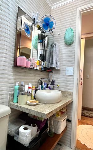 Apartamento à venda com 130m², 4 quartos e 2 vagas Apartamento à venda com 130m², 4 quartos e 2 vagasBanheiro da Suíte 1
