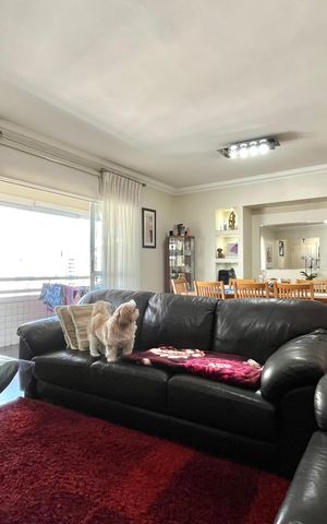 Apartamento à venda com 130m², 4 quartos e 2 vagas Apartamento à venda com 130m², 4 quartos e 2 vagasSala