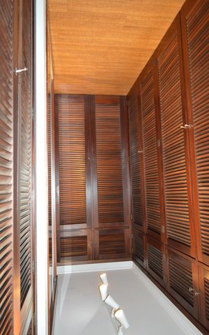 Casa de condomínio para alugar com 256m², 5 quartos e 4 vagasCloset da suíte