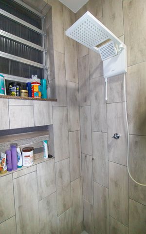 Casa à venda com 200m², 3 quartos e 1 vaga Casa à venda com 200m², 3 quartos e 1 vagaBanheiro da Suíte 1