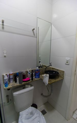 Casa à venda com 200m², 3 quartos e 1 vaga Casa à venda com 200m², 3 quartos e 1 vagaBanheiro da Suíte 2