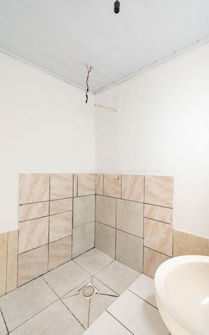 Casa de condomínio à venda com 30m², 1 quarto e 1 vaga Casa de condomínio à venda com 30m², 1 quarto e 1 vagaBanheiro