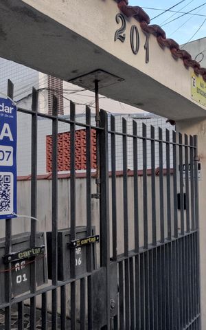 Casa para alugar com 116m², 3 quartos e sem vagaFachada | Adesivo/Placa Quintoandar instalado 