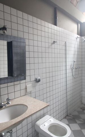 Casa para alugar com 238m², 3 quartos e 2 vagasBanheiro comum