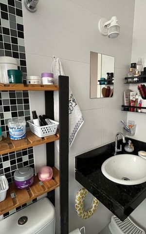 Apartamento à venda com 60m², 2 quartos e sem vaga Apartamento à venda com 60m², 2 quartos e sem vagaBanheiro