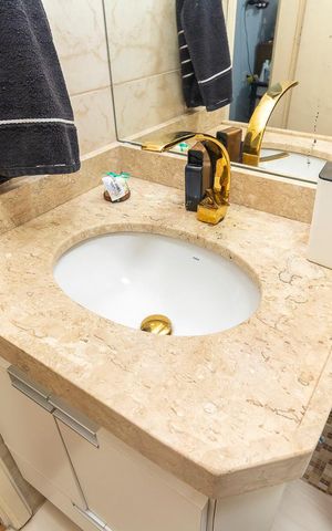 Casa à venda com 90m², 2 quartos e 2 vagasBanheiro Social