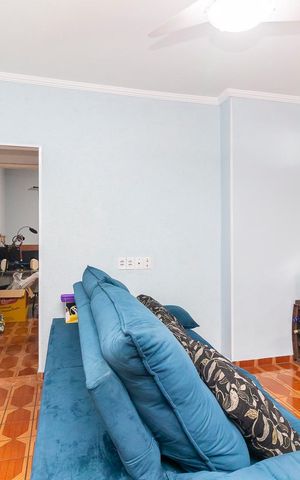 Casa à venda com 90m², 2 quartos e 2 vagasSala