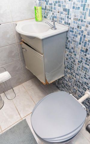 Casa à venda com 90m², 2 quartos e 2 vagasBanheiro da Suíte