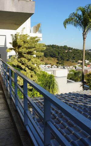 Casa de condomínio para alugar com 296m², 2 quartos e 4 vagasSacada