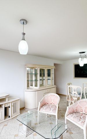 Apartamento à venda com 108m², 2 quartos e 1 vaga Apartamento à venda com 108m², 2 quartos e 1 vagaSala
