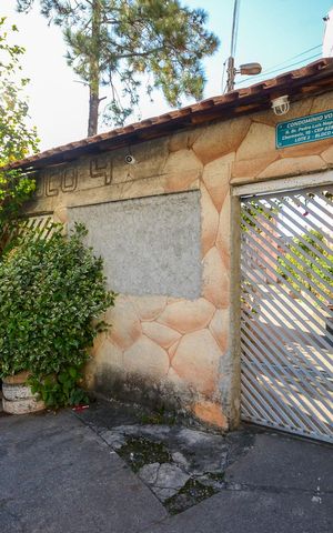 Casa para alugar com 55m², 2 quartos e 1 vaga Casa para alugar com 55m², 2 quartos e 1 vagaFachada