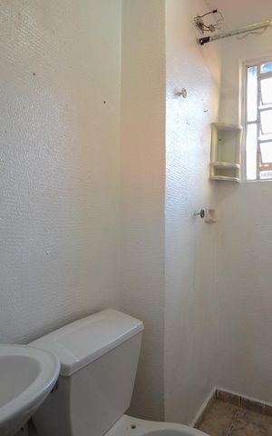 Casa para alugar com 55m², 2 quartos e 1 vaga Casa para alugar com 55m², 2 quartos e 1 vagaBanheiro