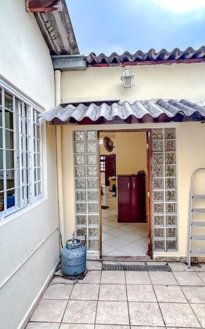 Casa para alugar com 145m², 2 quartos e 2 vagasÁrea externa