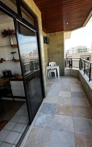 Apartamento para alugar com 185m², 3 quartos e 2 vagas Apartamento para alugar com 185m², 3 quartos e 2 vagasVaranda