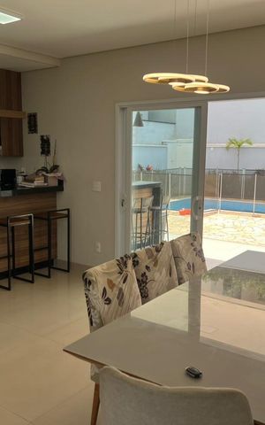 Casa de condomínio à venda com 285m², 4 quartos e 2 vagas