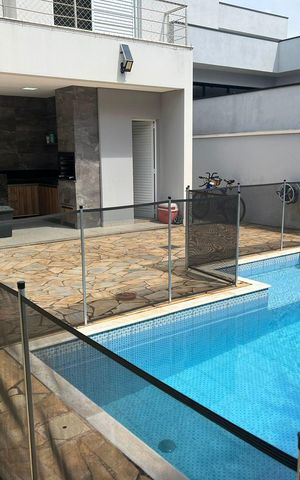 Casa de condomínio à venda com 285m², 4 quartos e 2 vagas
