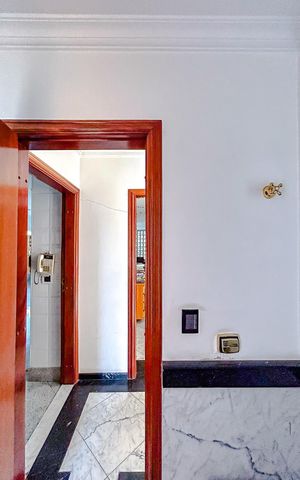 Casa à venda com 670m², 5 quartos e 6 vagasLavabo