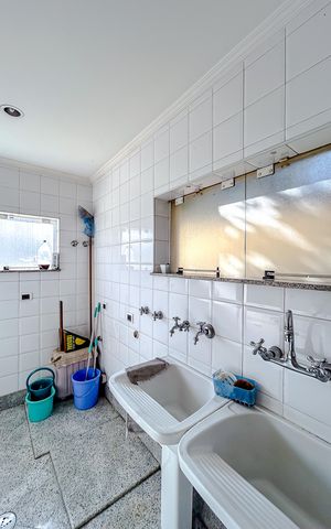 Casa à venda com 670m², 5 quartos e 6 vagasÁrea de Serviço
