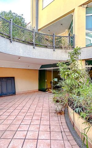 Casa à venda com 670m², 5 quartos e 6 vagasÁrea externa