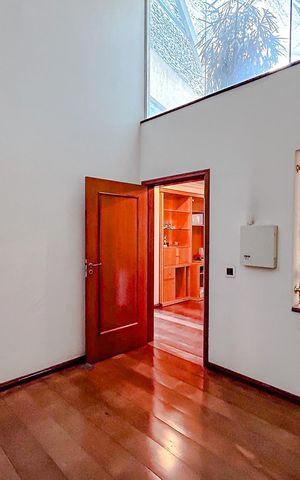 Casa à venda com 670m², 5 quartos e 6 vagasSala 2