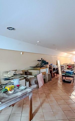 Casa à venda com 670m², 5 quartos e 6 vagasGaragem
