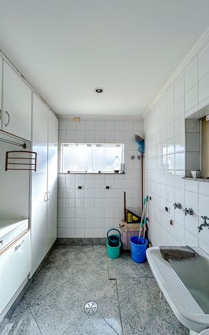 Casa à venda com 670m², 5 quartos e 6 vagasÁrea de Serviço