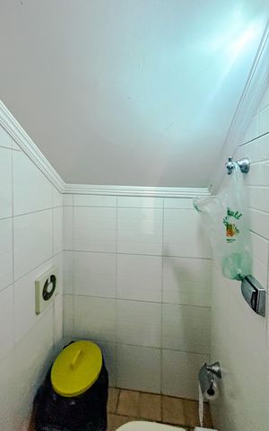 Casa à venda com 670m², 5 quartos e 6 vagasBanheiro 2