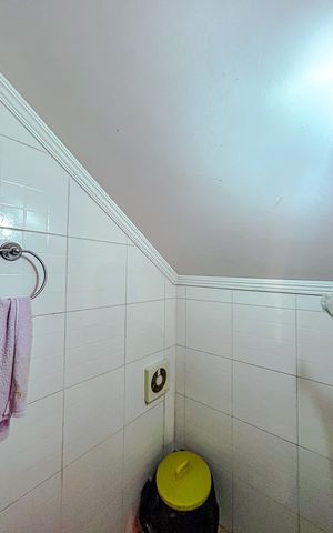 Casa à venda com 670m², 5 quartos e 6 vagasBanheiro 2