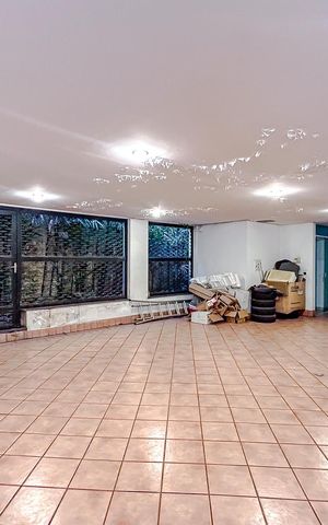 Casa à venda com 670m², 5 quartos e 6 vagasGaragem