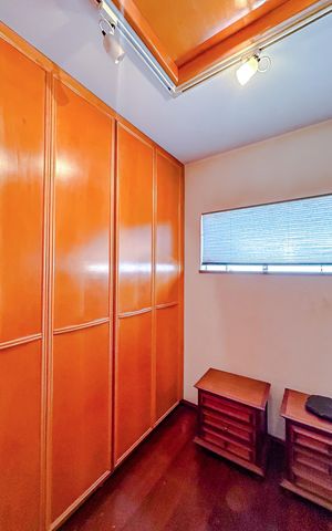 Casa à venda com 670m², 5 quartos e 6 vagasCloset da suíte 1