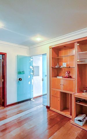 Casa à venda com 670m², 5 quartos e 6 vagasSala 3