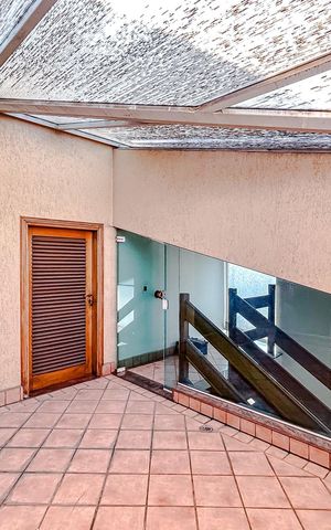 Casa à venda com 670m², 5 quartos e 6 vagasSala 4