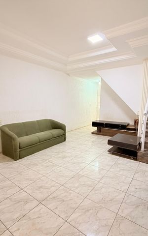 Casa à venda com 200m², 3 quartos e 2 vagasSala