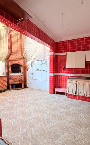 Casa à venda com 200m², 3 quartos e 2 vagasQuintal com churrasqueira