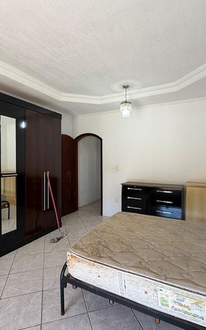 Casa à venda com 200m², 3 quartos e 2 vagasSuíte