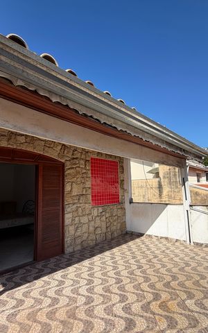 Casa à venda com 200m², 3 quartos e 2 vagasSuíte - Varanda