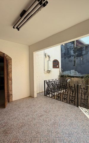 Casa à venda com 200m², 3 quartos e 2 vagasQuarto 2 - Varanda