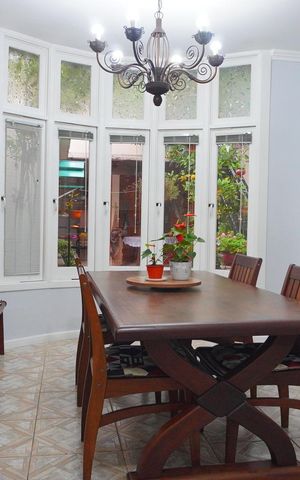 Casa à venda com 200m², 4 quartos e 2 vagas Casa à venda com 200m², 4 quartos e 2 vagasSala de Jantar