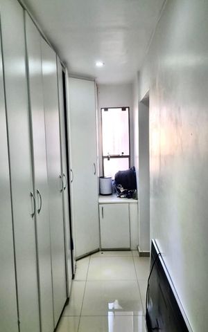 Casa à venda com 100m², 3 quartos e 2 vagas Casa à venda com 100m², 3 quartos e 2 vagasÁrea comum