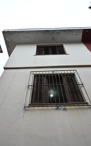 Casa à venda com 90m², 3 quartos e 2 vagasFachada