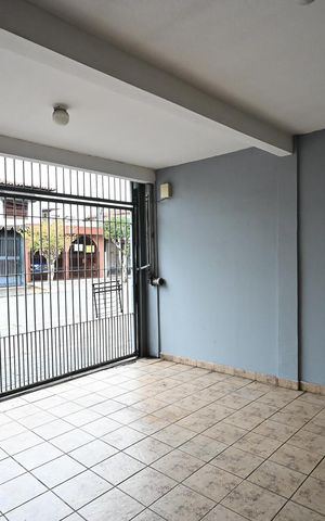 Casa à venda com 90m², 3 quartos e 2 vagasGaragem