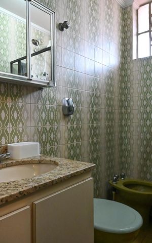 Casa à venda com 90m², 3 quartos e 2 vagasBanheiro