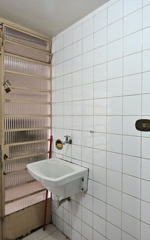 Casa à venda com 90m², 3 quartos e 2 vagasrea de Serviço 