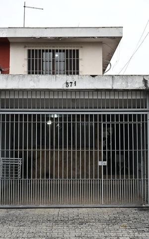 Casa à venda com 90m², 3 quartos e 2 vagasFachada