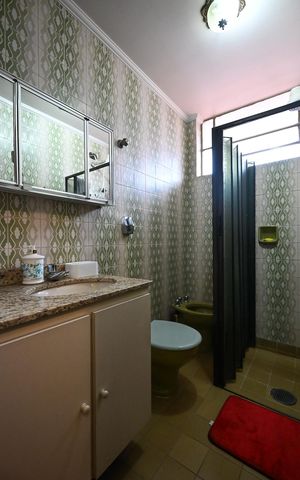 Casa à venda com 90m², 3 quartos e 2 vagasBanheiro