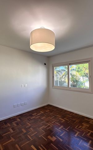 Casa de condomínio para alugar com 350m², 3 quartos e 4 vagas Casa de condomínio para alugar com 350m², 3 quartos e 4 vagasSuíte