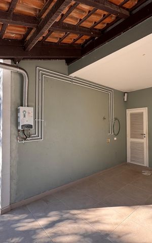 Casa de condomínio para alugar com 350m², 3 quartos e 4 vagas Casa de condomínio para alugar com 350m², 3 quartos e 4 vagasÁrea externa
